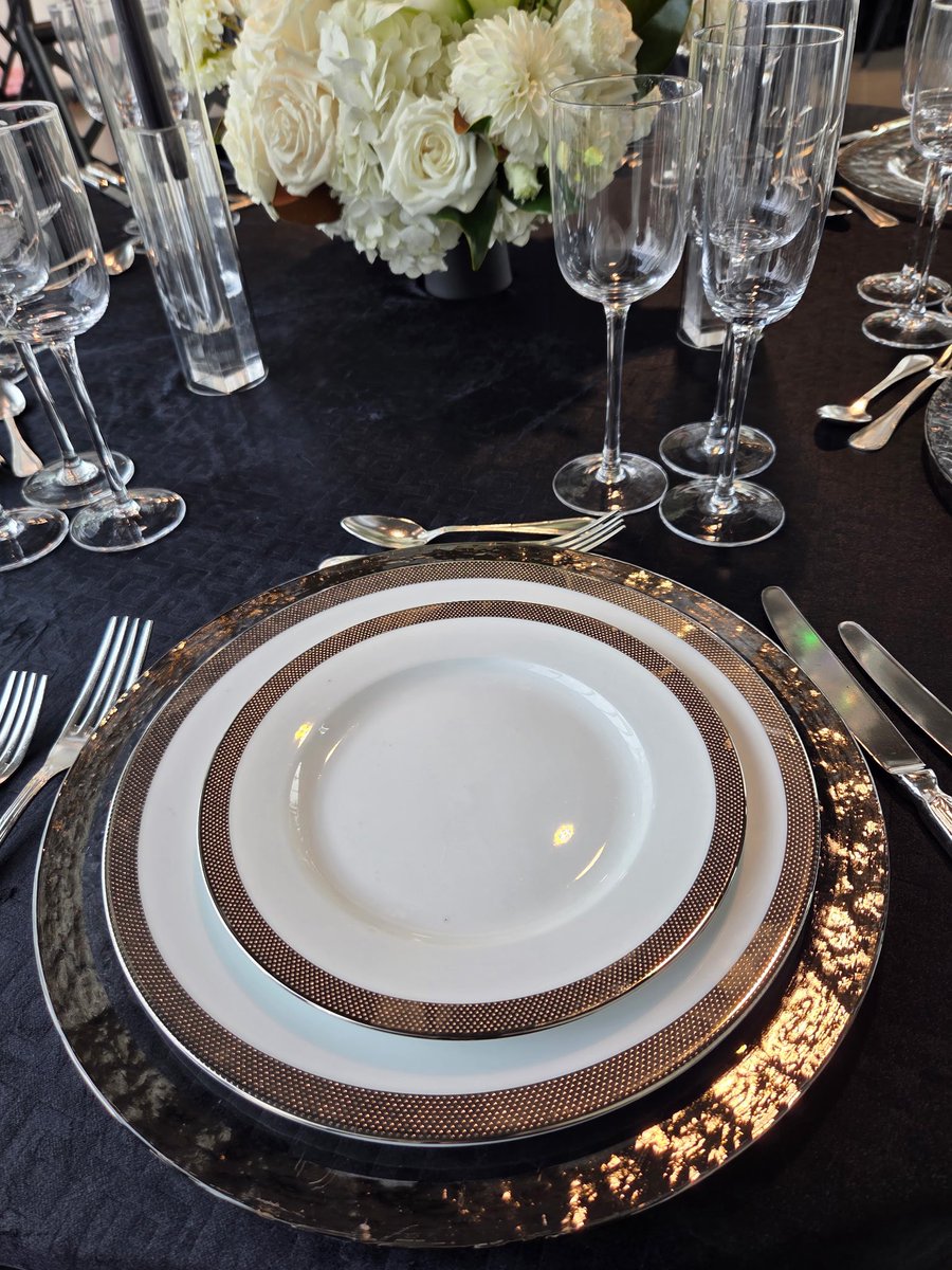 bethkushnick's tweet image. I recently had the opportunity to add #weddingplanner to my list of #design jobs when a private client trusted me with her special day. Just like #setdecoration, we stayed true to her #character and the event was pure elegance! Come back tomorrow for the big reveal. 🥂❤️