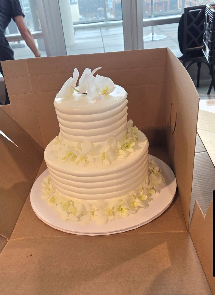 bethkushnick's tweet image. I recently had the opportunity to add #weddingplanner to my list of #design jobs when a private client trusted me with her special day. Just like #setdecoration, we stayed true to her #character and the event was pure elegance! Come back tomorrow for the big reveal. 🥂❤️