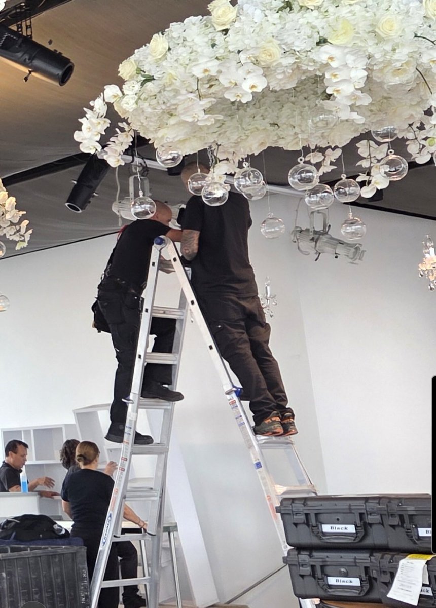 bethkushnick's tweet image. I recently had the opportunity to add #weddingplanner to my list of #design jobs when a private client trusted me with her special day. Just like #setdecoration, we stayed true to her #character and the event was pure elegance! Come back tomorrow for the big reveal. 🥂❤️