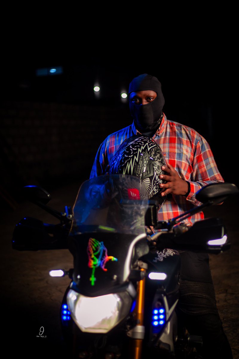 Dadaolamide1's tweet photo. Motorbike shoots i shot📸

#photographer #photoshoot #femalephotographer #olashotit
#motorbike https://t.co/3jHHzJevmO