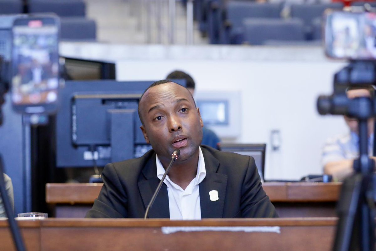 En el marco de la #PlenariaCM, el diputado <a href="/waltersalasq/">Walter Salas</a> expresó su inconformidad frente a la situación actual del sistema de salud y la falta de respuestas por parte de las autoridades responsables.

“Quiero empezar manifestando mi postura: lo que está sucediendo aquí es una