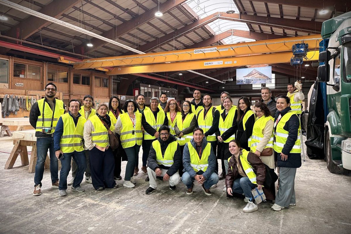 IstfqEc's tweet image. 🌍 El ISTFQ fortalece su proyección internacional desde Alemania, participando en el Viaje de Inmersión en la Formación Dual 2025, organizado por @ahkecuador para impulsar innovación educativa y profesionalización del fútbol.

#ISTFQ #FormaciónDual #FútbolYEducación