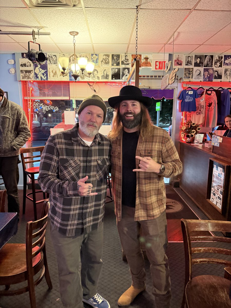 CJSolar's tweet image. Big thanks to @ascap for having me back to the legendary @bluebirdcafetn last night… surprise appearance by @freddurst wasn’t in my bingo card for last night… so glad he popped by! Been a Bizkit fan since my uncle Steve showed me “Rolling” 20+ years ago lol