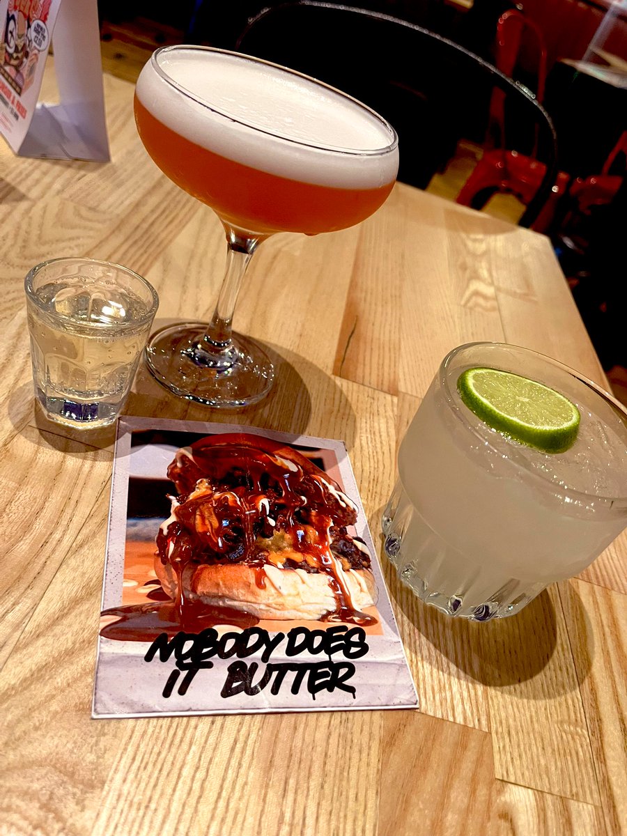 Presenting yesterdays lunch, essential pre-concert fuel 🍔 

I need this utter filthy cheesey bacony delicious back in my life again 🤤 

<a href="/AlmostFamousLIV/">Almost Famous Liverpool</a>