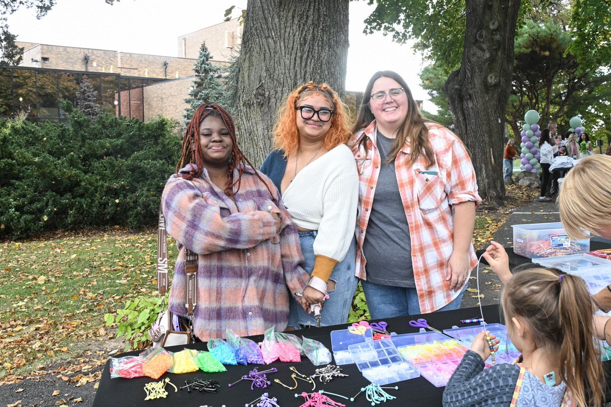 Cedar Crest College tweet media