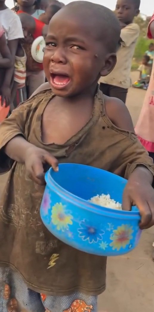 Nezaralmou's tweet photo. 🇵🇸🇸🇩Aren’t they children too?⁉️
Or is “humanity” reserved for certain colors and borders?
#ChildrenOfGaza #ChildrenOfSudan #WesternHypocrisy #SelectiveHumanity https://t.co/RjVcMfzNS3