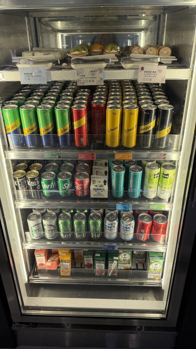 kqwcx39's tweet image. 桃園機場貴賓室|||桃園機場早安～