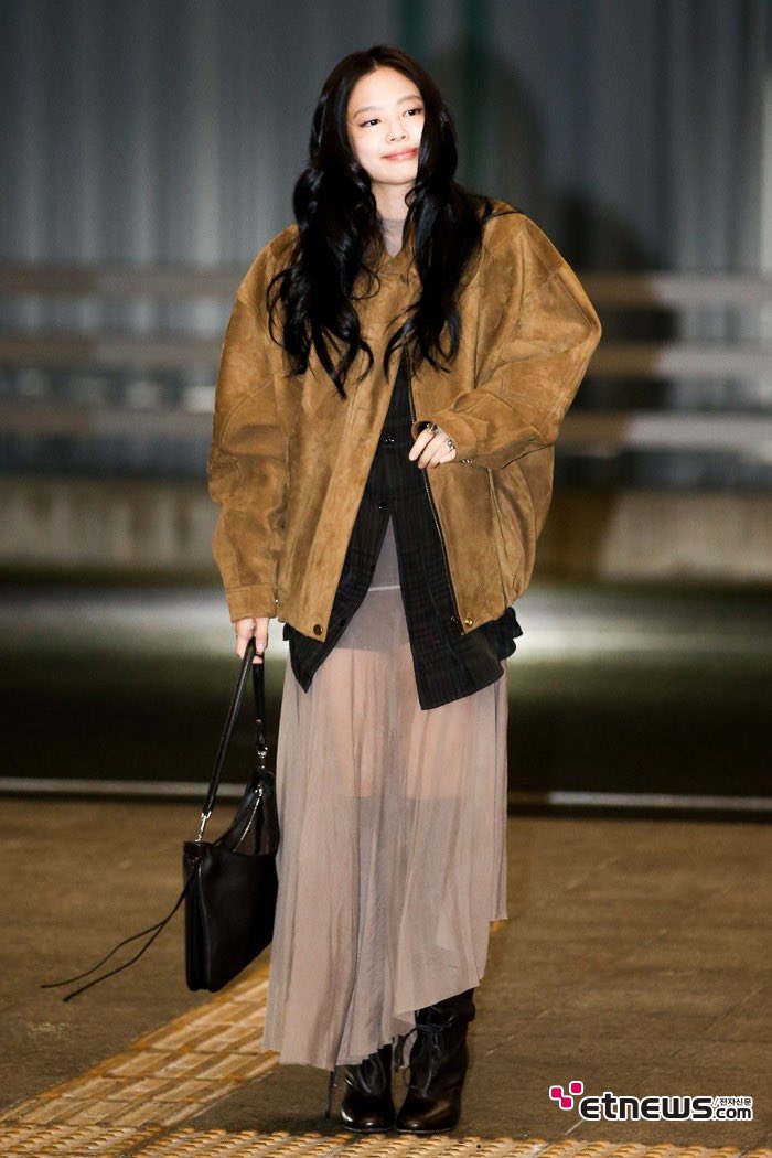 Uitedi's tweet photo. my november style inspo https://t.co/KuBGxGwenw