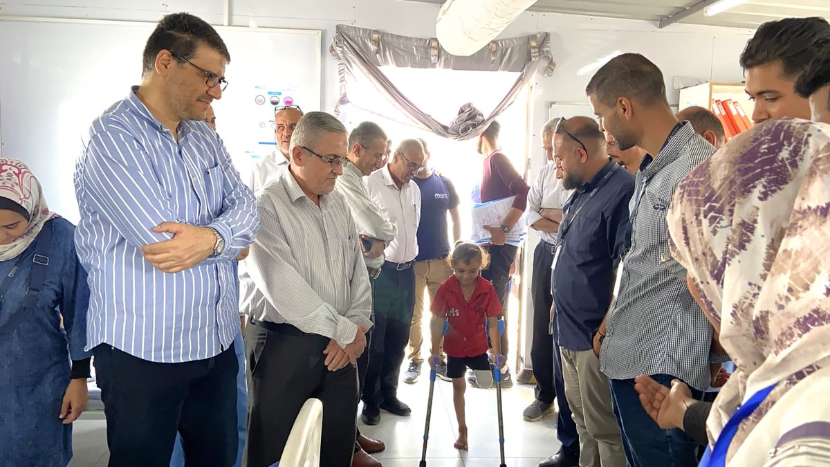 GhassanAbuSitt1's tweet image. العظام العظام.
 لم تعرف البشرية من قبل حرب كان القطاع الصحي يمثل قلب أرض المعركة. وكانت الطواقم الطبية رأس حربة مقاومة الإباده.
هولاء العظام هزموا الإبادة