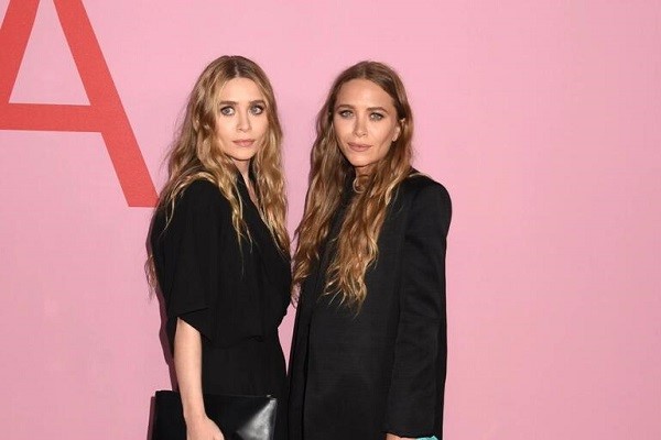 GilbertoBrenis's tweet image. Las gemelas #MaryKateOlsen y #AshleyOlsen reaparecen públicamente
⬇️DALE CLICK A LA LIGA⬇️
gilbertobrenis.com/las-gemelas-ol…