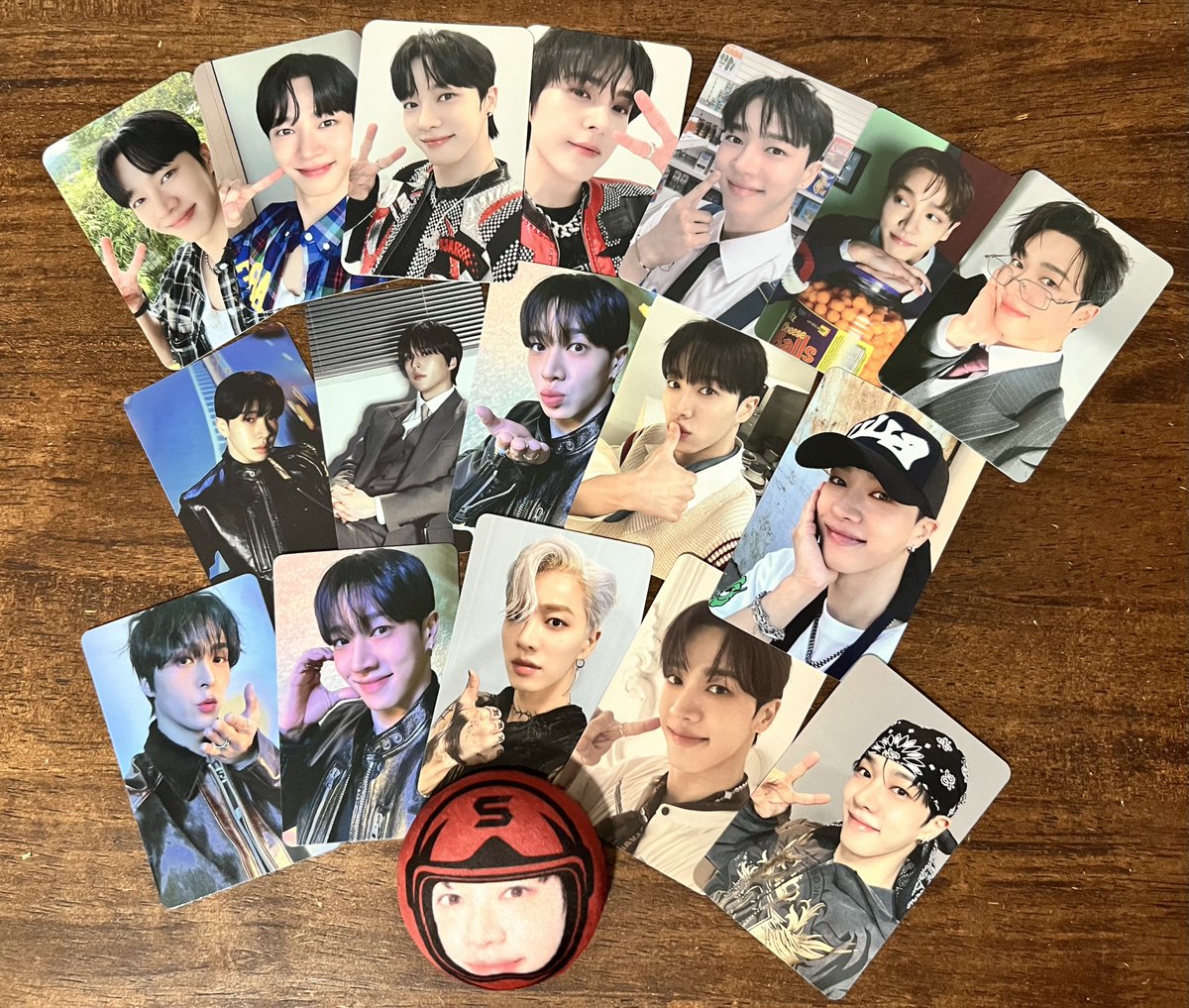 BoiceGeek's tweet photo. Got my bias and bias wrecker home 🥰 the pin button is sooo squishy gerammmmm
Thank you @MYByulight @YysBellediane @light_ell
#yysbellefeedback #mbyulightfeedback #pasarhighlight #HIGHLIGHT #BEAST https://t.co/PiyGVsXpnJ