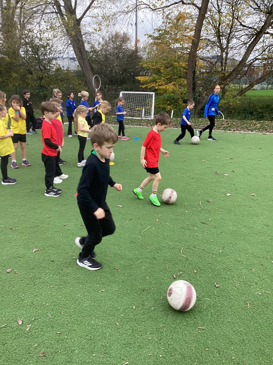 MapleTree_GSP's tweet image. We enjoyed our first football lesson, where we practised our dribbling, passing and shooting skills. #greatsankeysports