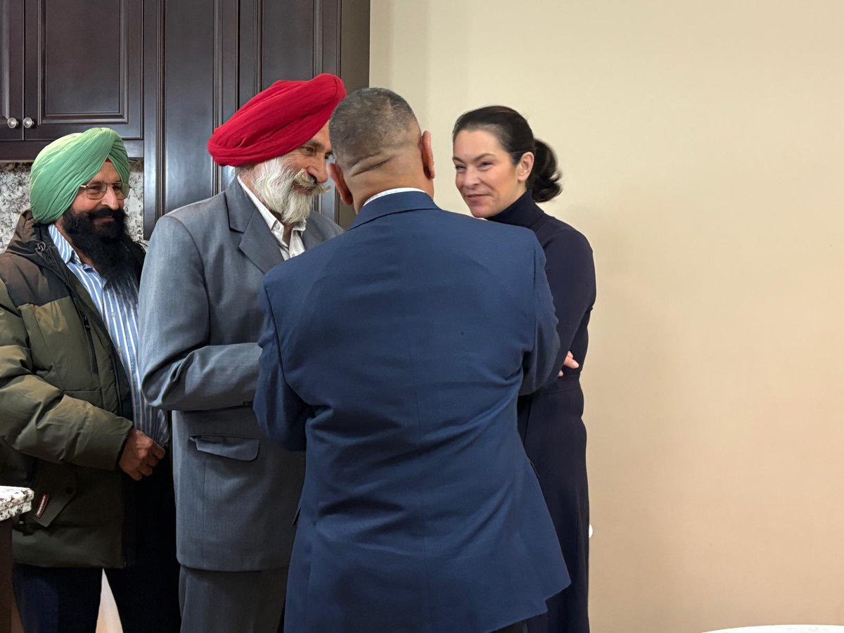 HMcPhersonNDP's tweet photo. Grateful to spend time in Hamilton yesterday meeting with leaders from the Pakistani community.

Their commitment to building stronger, more connected communities, with more spots at the table, is inspiring. https://t.co/1D1CzxwO79