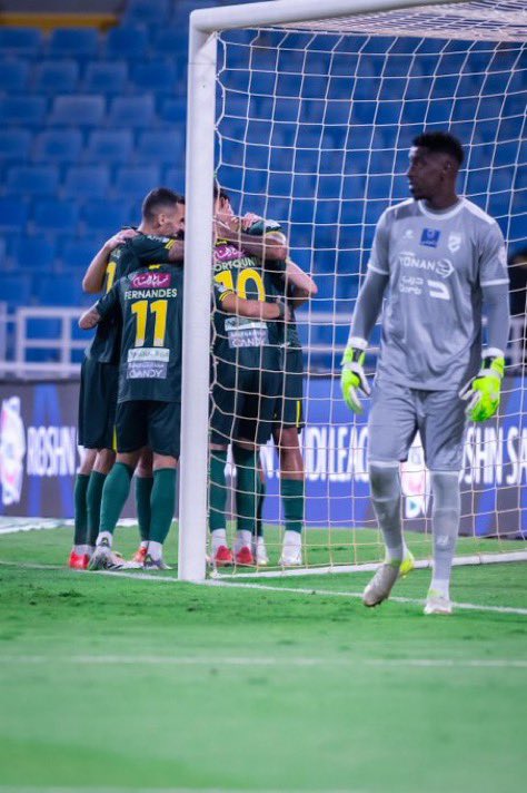 💛💚 يخزي العين اللهم أبعده عن عيون الحاسدين 🤲🏻 
بالمختصر وبعيداً عن كل ما قد تسطره أقلام النقاد والمحللين وللأمانة محتاجين المواظبة على تكرار 
(( ومن شر حاسداً إذا حسد ))
اللهم نعوذ بكلماتك التامات من شر الخلق
نحبكم واصلوا الإبهار فأنتم أهلاً لها بإذن الله