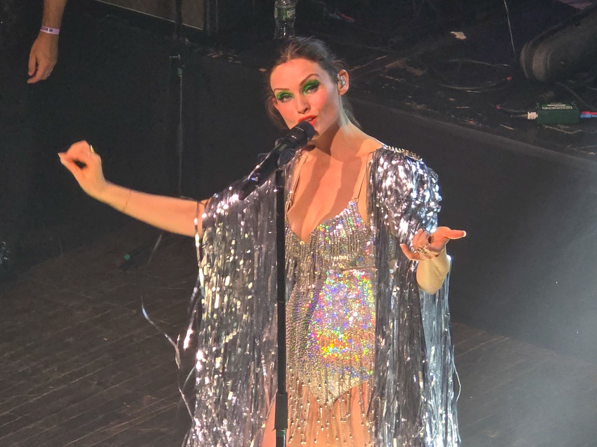 kekeLMB's tweet image. Dernier show de la tournée 2025 pour @SophieEB à New York 💜 Les photos et vidéos sont en ligne + le compte-rendu arrive très vite ➡ kekelmb.com/sophie-ellis-b… #SophieEllisBextor #Perimenopop #WebsterHall