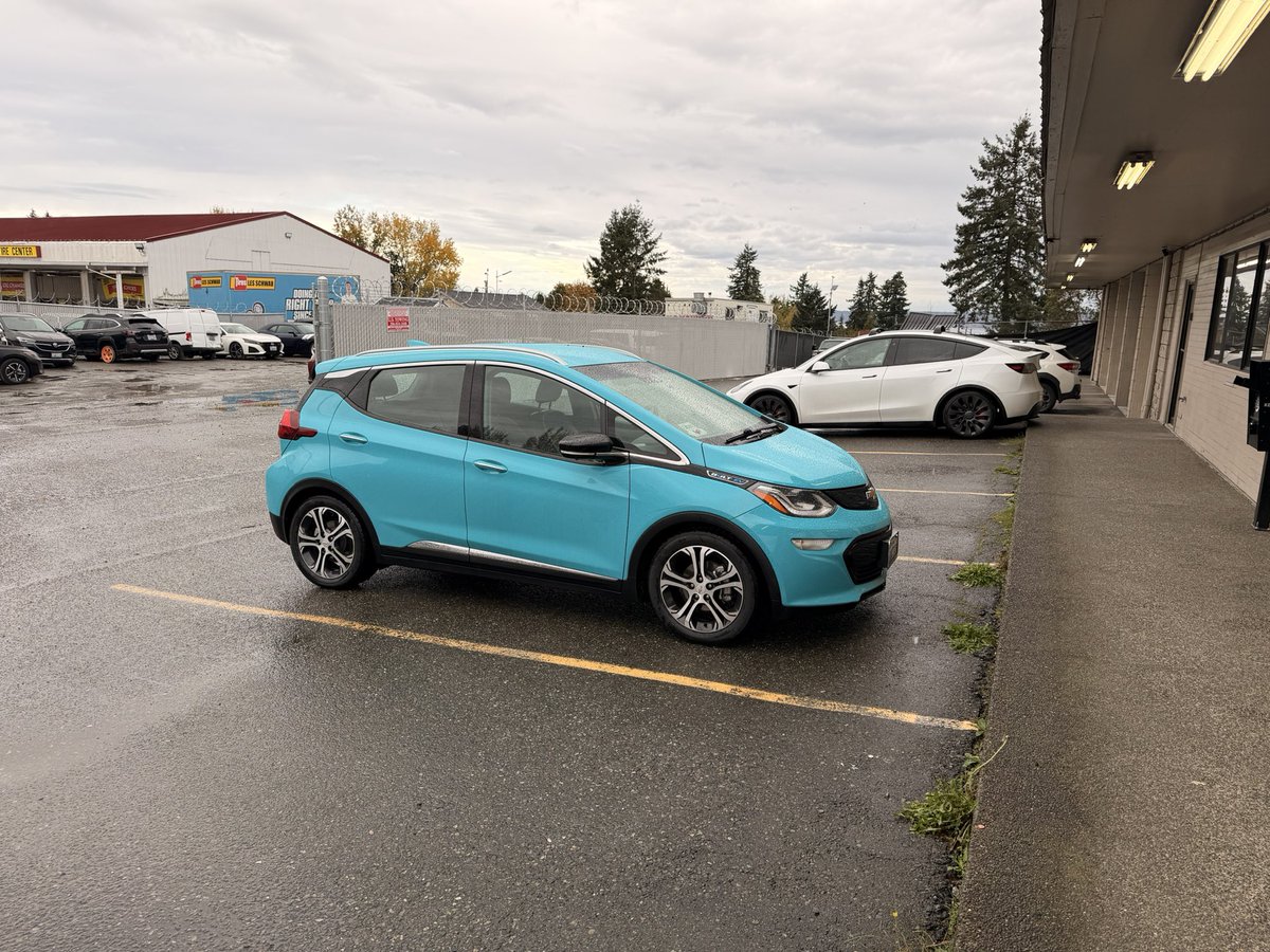 Fifth time in five years my car is in the shop due to a collision. Not a single one was my fault or the fault of any other rideshare driver. Waymos can't fix this