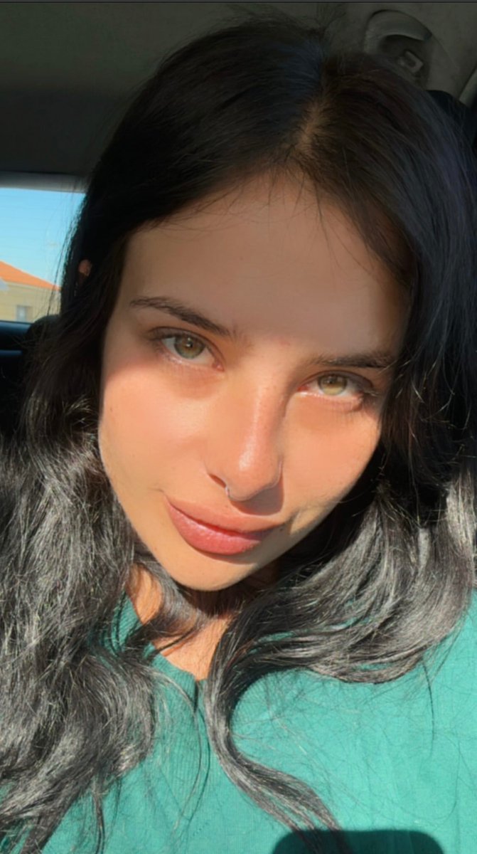Mariawarss5's tweet photo. Was trying to take cute pictures 🎀 https://t.co/0lJHBzoFjY