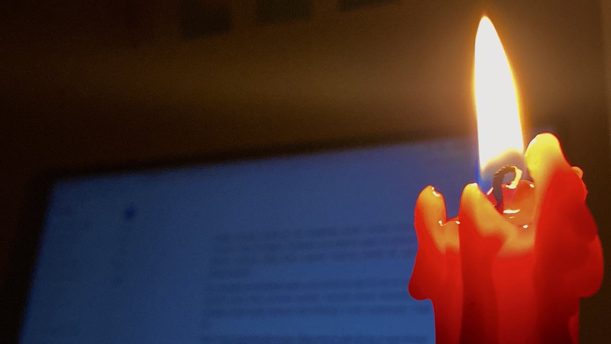 dalginliklar's tweet photo. "ve bazen insan, hiçbir şey olmuyormuş gibi duran bir anın içinde, her şeyin olduğunu fark eder.." https://t.co/XpmQ0W62C4