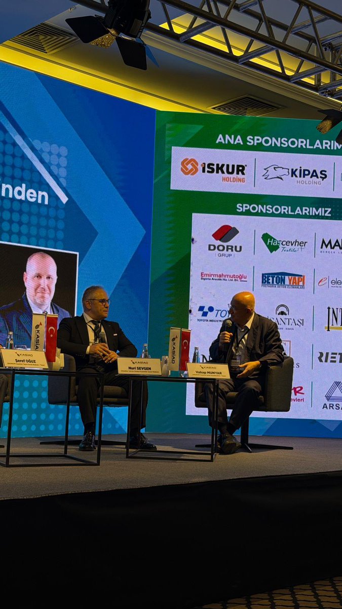 Finans piyasalarına yeni başladığımdan beri takip ettiğim duayen gazeteci büyüklerim <a href="/serefoguz/">Şeref Oğuz</a> <a href="/GuldagHakan/">Hakan Güldağ</a> <a href="/VahapMunyar/">Vahap Munyar</a> <a href="/servet_yldrm/">Servet Yıldırım</a> ile <a href="/kasiad_org_tr/">KASİAD</a> Ekonomi zirvesine <a href="/NBE_TV/">Nasıl Bir Ekonomi TV</a> davetiyle katılmanın gururu🙏🧿
<a href="/Anadolu_Yatirim/">Anadolu Yatırım</a>