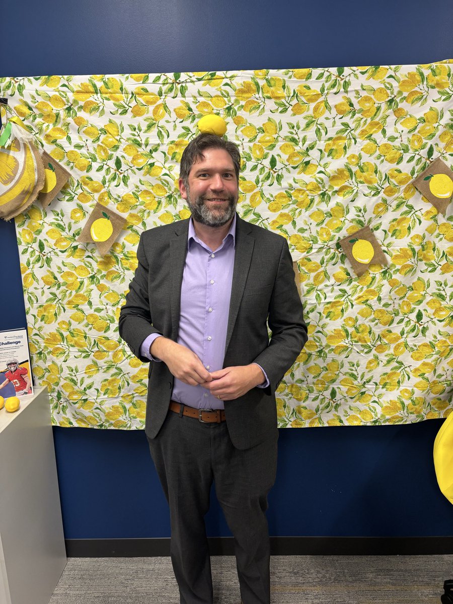 JaredSkiba's tweet photo. #GoRedbirds #LemonTopChallenge @AlexLemonade @NM_Financial https://t.co/V30CSEDr09