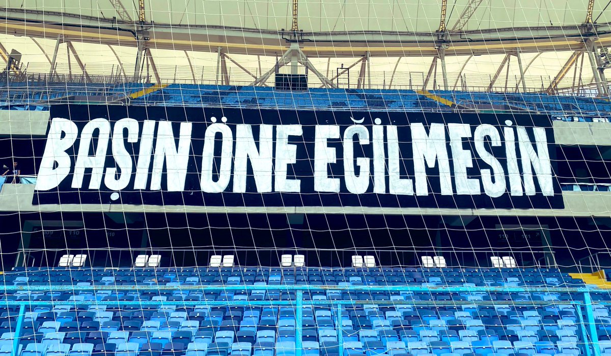 Başını öne eğmeyeceğiz..
#AdanaDemirsporYürüyüşü