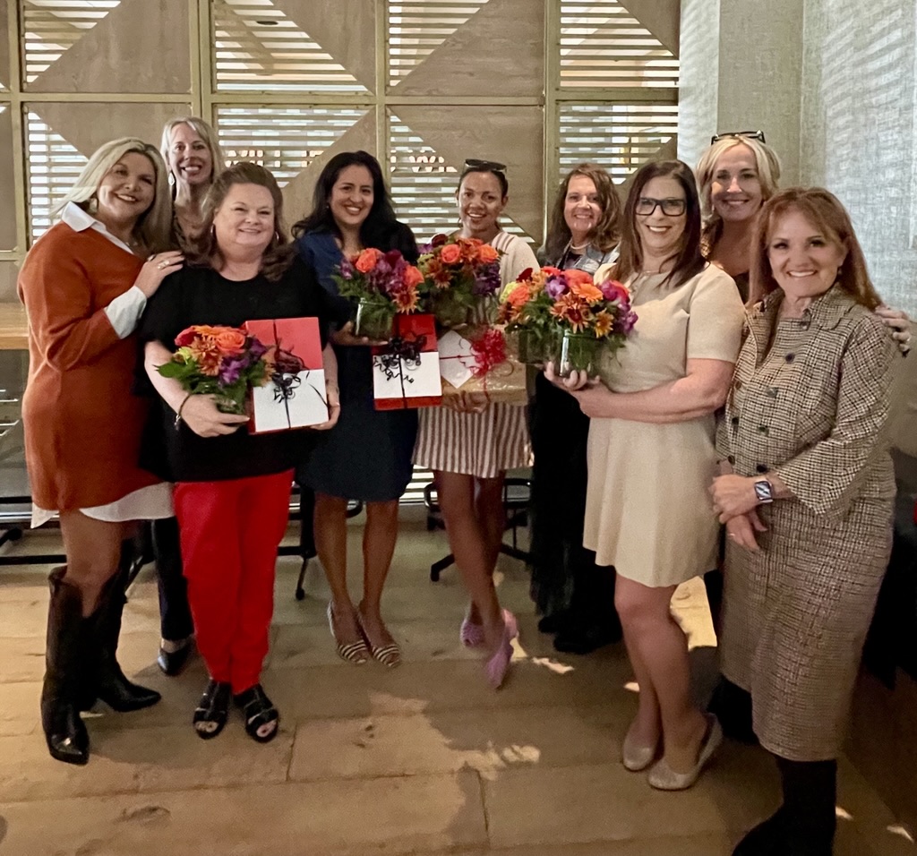 Today, we’re celebrating some incredible milestones at CornerStone Staffing! 
Congratulations to Amy (25 years), Jamie (20 years), Tara (20 years), Sara (20 years), and Iris (10 years) on reaching these amazing career anniversaries! 🎉

#CornerStoneStaffing #MilestoneAnniversary