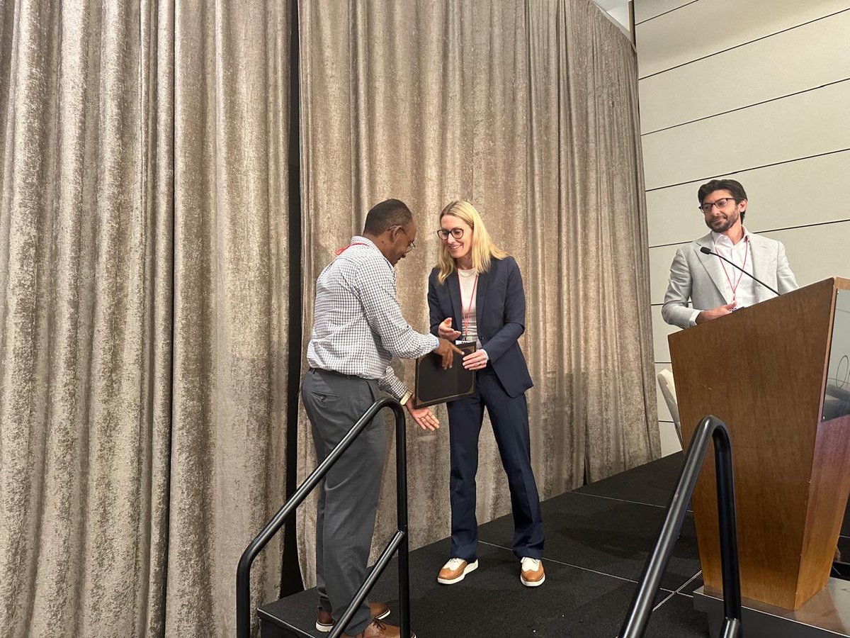 rogebre's tweet photo. So much fun happening at @AASAutonomic. Honored to receive the Don Summers travel fellowship award and looking forward to the rest of the conference. #AAS2025.

In my talk we introduced a novel method using ML to identify MSA subtype specific heterogeneity (HET) relative to PD. https://t.co/r7Rgc1aGFo