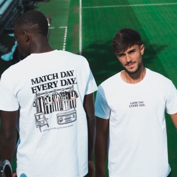 👕 Alberto González, sobre las marca de ropa de esta temporada del @cdcastellon

🗣️ "La gente quiere consumir más que camisetas de juego. Gambea es estilo más Nude Project, Albert Brandon es más tradicional, y vamos a sacar algo más gamberro en pocos meses"

#P22🚪