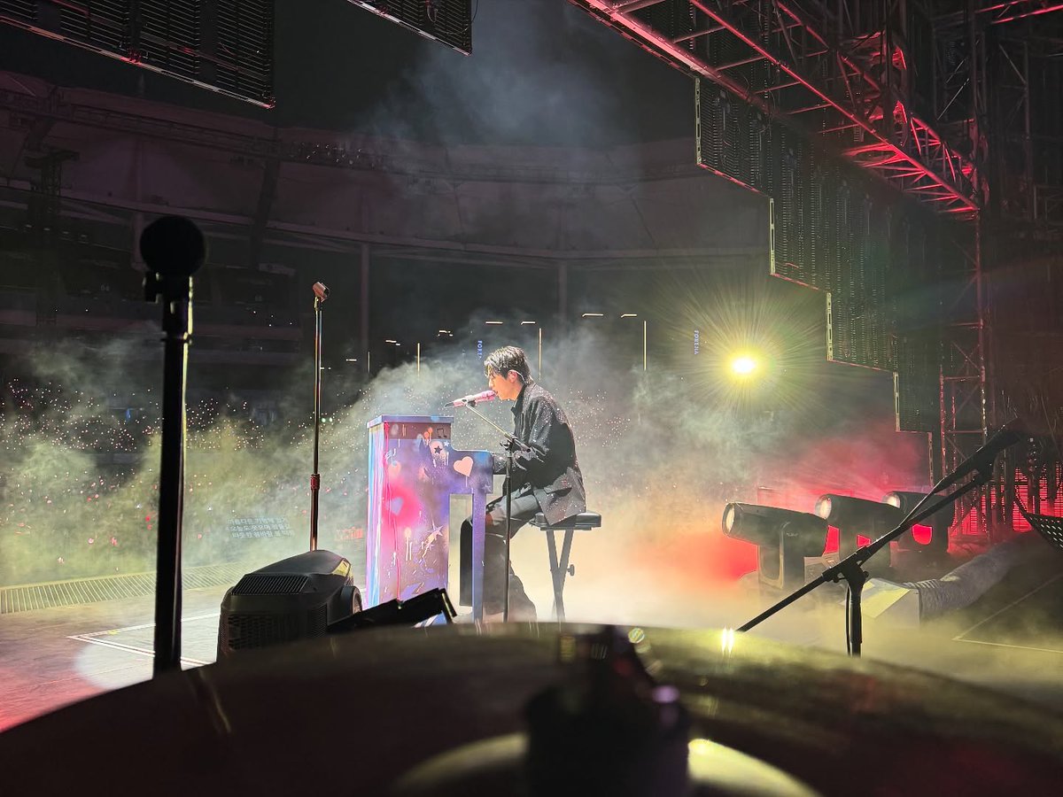 I vote to #Jin for #2025MAMAVOTE