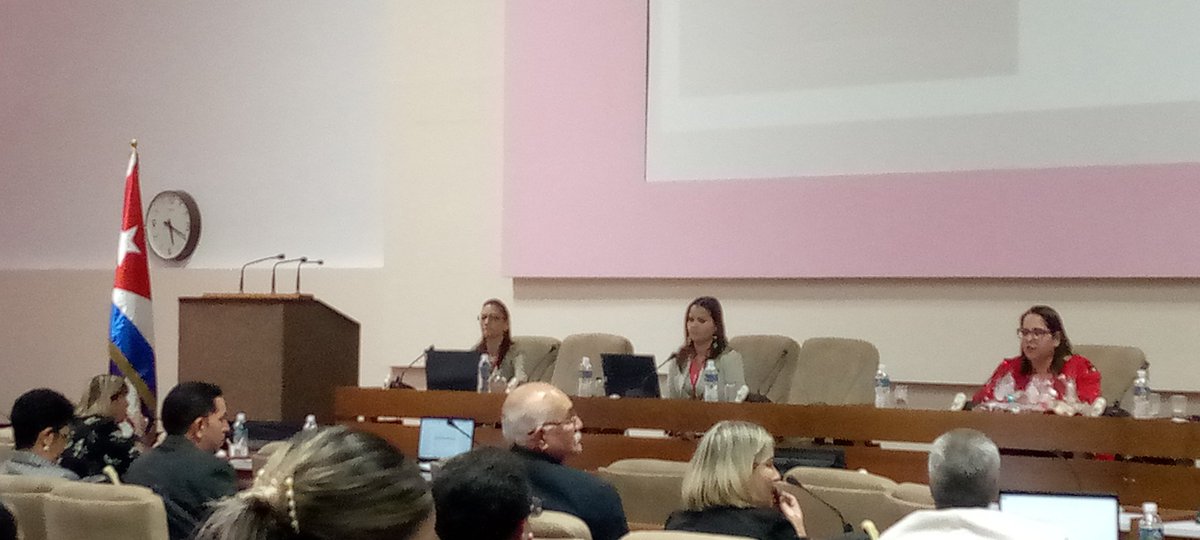 Excelente exposición de Danay Guerra Cosme en el Fórum de ciencia e innovación del <a href="/TSupremoCU/">TSupremoCU</a> socializa los resultados investigativos de su tesis de maestría en Derecho Judicial "La prueba pericial en el proceso civil cubano. Presupuestos para su adecuada valoración judicial."