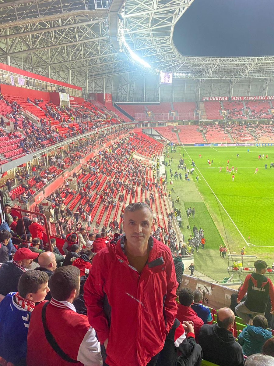 Avrupa’da bu gece sahne bizim! 🔴⚪️
Tribünde yerimizi aldık: Samsunspor vs Hamrun #Samsunspor