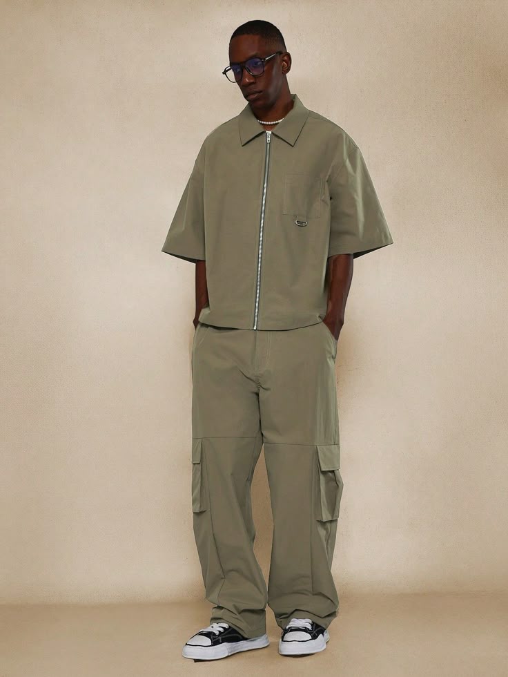 toluwanimercy12's tweet photo. Two piece outfits and vintage shirts? Gbewa.🫴🛍️🛍️ https://t.co/ddx8NZLDgP