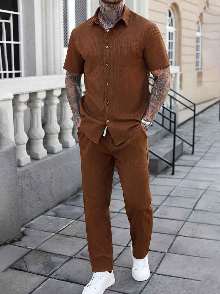 toluwanimercy12's tweet photo. Two piece outfits and vintage shirts? Gbewa.🫴🛍️🛍️ https://t.co/ddx8NZLDgP