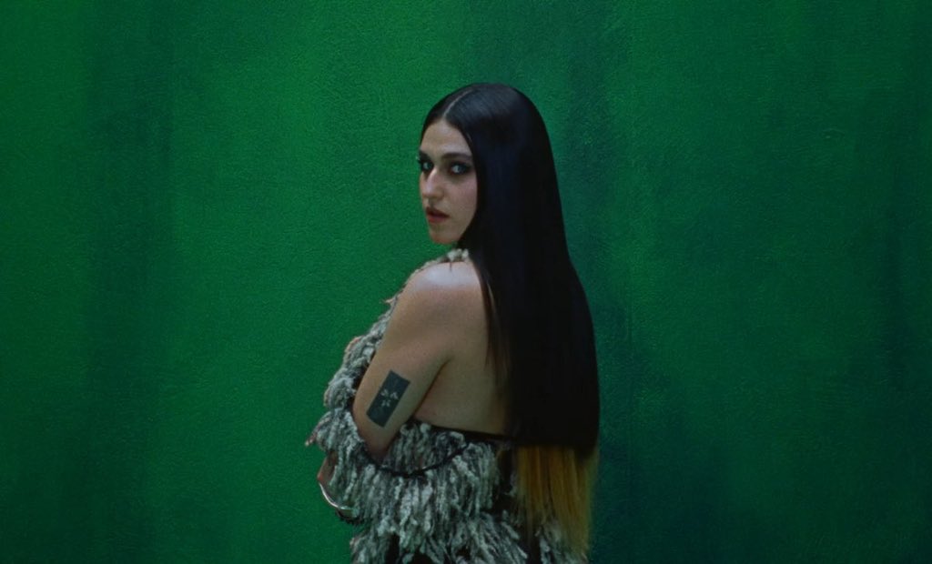 Durante la puntata di questa domenica ad #Amici25 l’allieva Michelle canterà “CHIAMO IO CHIAMI TU” nella gara cover.