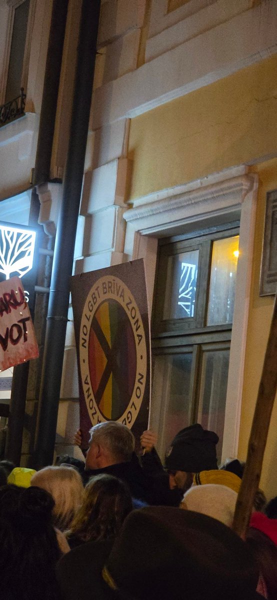 AndrisDimants's tweet photo. @RigasPP Sķunu 17 šāds provokators. https://t.co/1ikyz2ZYtl