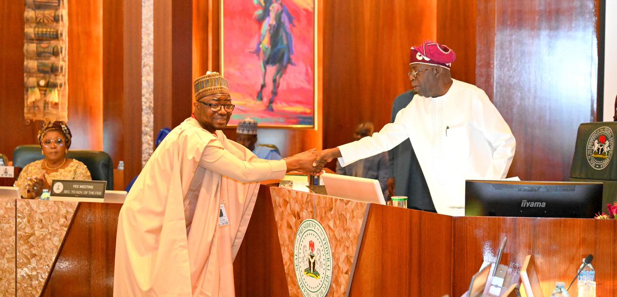 aonanuga1956's tweet photo. STATEHOUSE PRESS RELEASE

PRESIDENT TINUBU SWEARS IN MINISTERS, BERNARD MOHAMMED DORO, KINGSLEY TOCHUKWU UDEH
 
President Bola Tinubu, on Thursday in Abuja, swore in Dr Bernard Mohammed Doroh from Plateau State and Dr Kinsley Tochukwu Udeh (SAN) from Enugu State as ministers.
 
The ministers took the oath of office at the Federal Executive Council (FEC) meeting, held at the Council Chambers of the State House.
 
The Senate confirmed Dr Doro to replace Prof. Nentawe Goshwe Yilwatda, who was elected as the National Chairman of the All Progressives Congress (APC) in July 2025.
 
Dr Doro holds a Bachelor of Pharmacy from the University of Jos, an LL.B in Law from University College London (UCL), an MBA in Information Technology and Business Strategy from the University of Leicester, and an MSc in Advanced Clinical Practice from Anglia Ruskin University.
 
He is currently pursuing a Doctorate in Business Administration and an MPhil in Leadership and Management at the Catholic University of Murcia, Spain.
 
Dr Doro served as the Financial Secretary of the All Progressives Congress (APC), United Kingdom Chapter.
 
Dr Kingsley Tochukwu Udeh, a Senior Advocate of Nigeria, was nominated from Enugu State to replace Uche Nnaji, who resigned on October 7, 2025.
 
He holds a Bachelor of Laws (LL.B) degree from the University of Nigeria (2005) and was called to the Nigerian Bar in 2006.
 
Dr Udeh also holds a Doctor of Laws in Public Law from Stellenbosch University, South Africa, and an LL.M. in Public International Law from the University of Nottingham, United Kingdom.
 
He also served as the Attorney General and Commissioner for Justice of Enugu State.
 
Bayo Onanuga
Special Adviser to the President
(Information & Strategy)
November 6, 2025