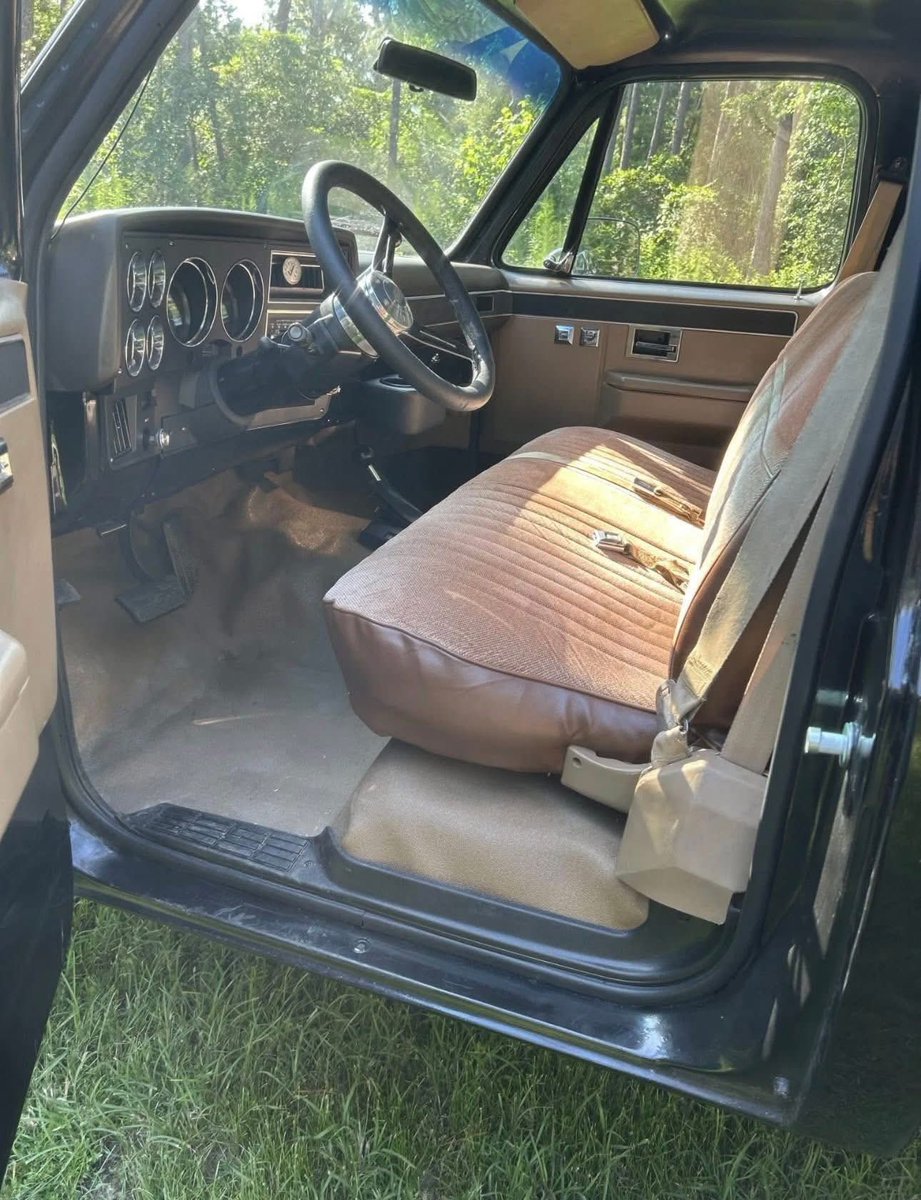 StreamAutocarss's tweet photo. Runs and drives 1983 Chevrolet K10 Scottsdale 4×4.    Bring $750 https://t.co/yGCfzdOSpu
