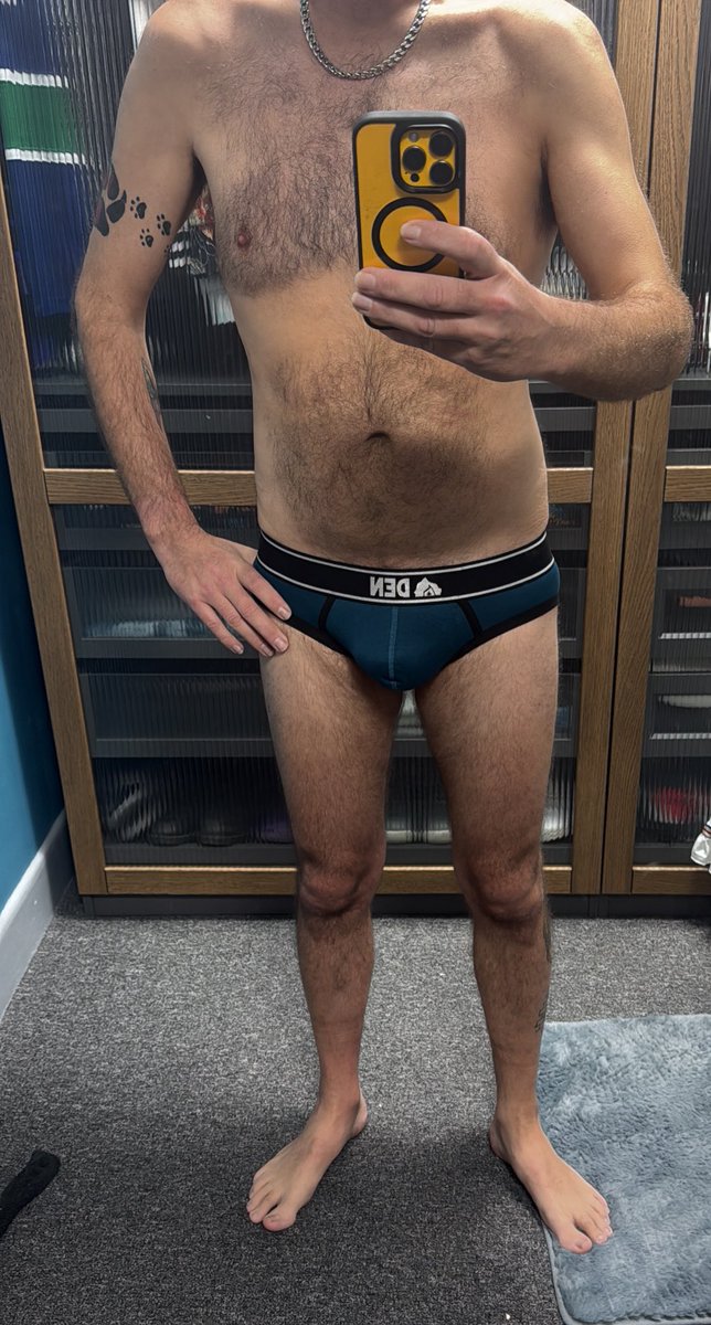 New pants from <a href="/denloungewear/">DEN</a>, so comfy I really should have more of these. Snug without being tight. 
(I’ll have that tenner now please 🤣🤣)