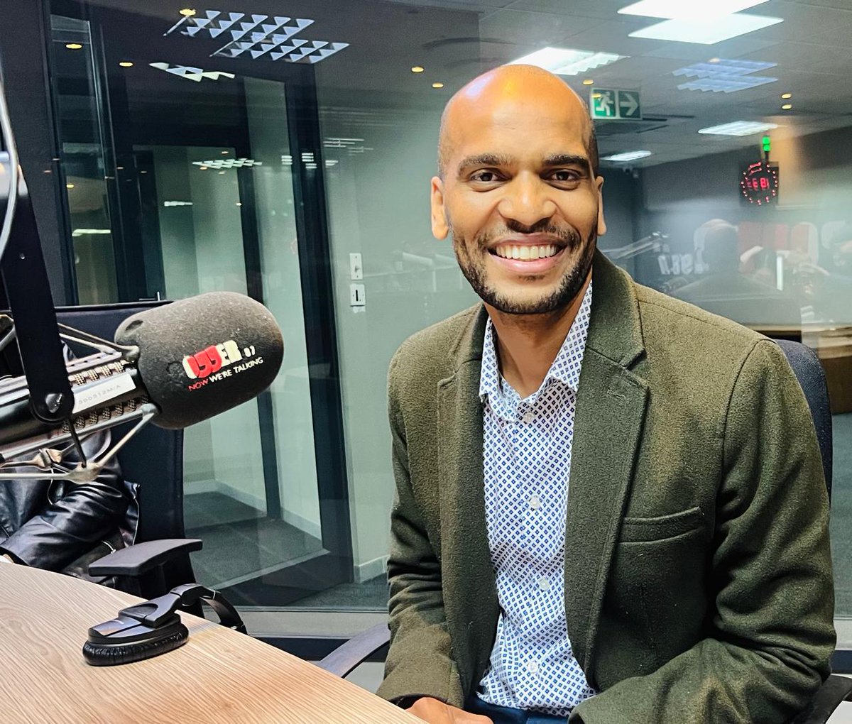 Powerfm987's tweet image. ON-AIR: 

#PowerSuit 

@tehillahniselow is in conversation with Cheslyn Jacobs, CEO-Designate @tymebankza #Power987