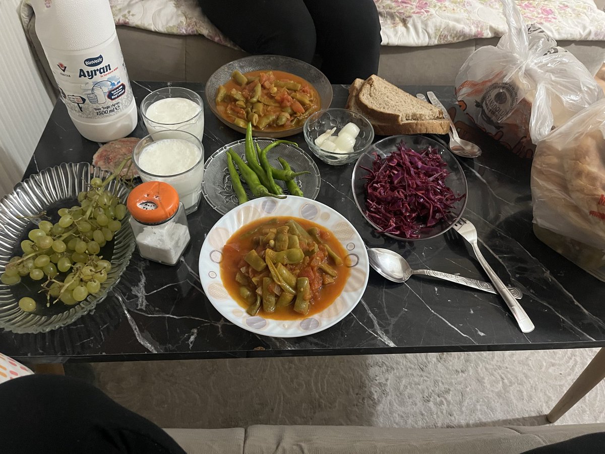 ecesaygili's tweet photo. @26piksel  biz yemekteyize katılsak birinci oluruzz 🧑🏻‍🍳 https://t.co/DUKhIbWyCe