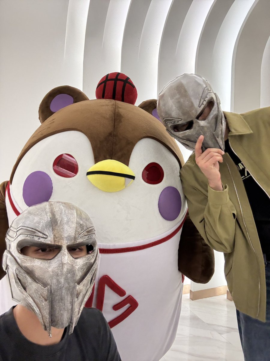 Josswayor's tweet photo. 3 Protectors. https://t.co/nx3K5QEDpF