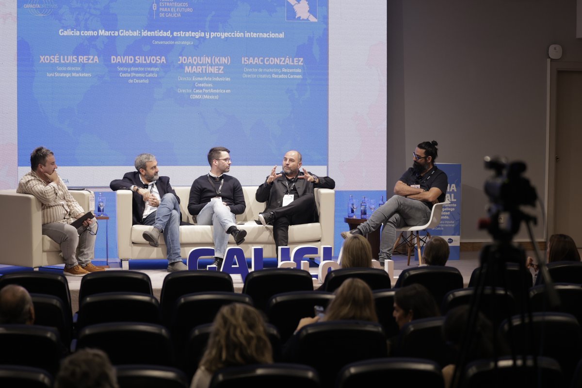 Galicia abre debate para pasar de exportar producto a proyectar propuesta de valor.

Ayer con #GaliciaGlobal cerramos el programa #CapacitaDirectivos de <a href="/IgapeXunta/">Igape - Instituto Galego de Promoción Económica</a>, reivindicando una idea común: la economía gallega necesita explicarse mejor al mundo. 

circulo.gal/galicia-abre-d…