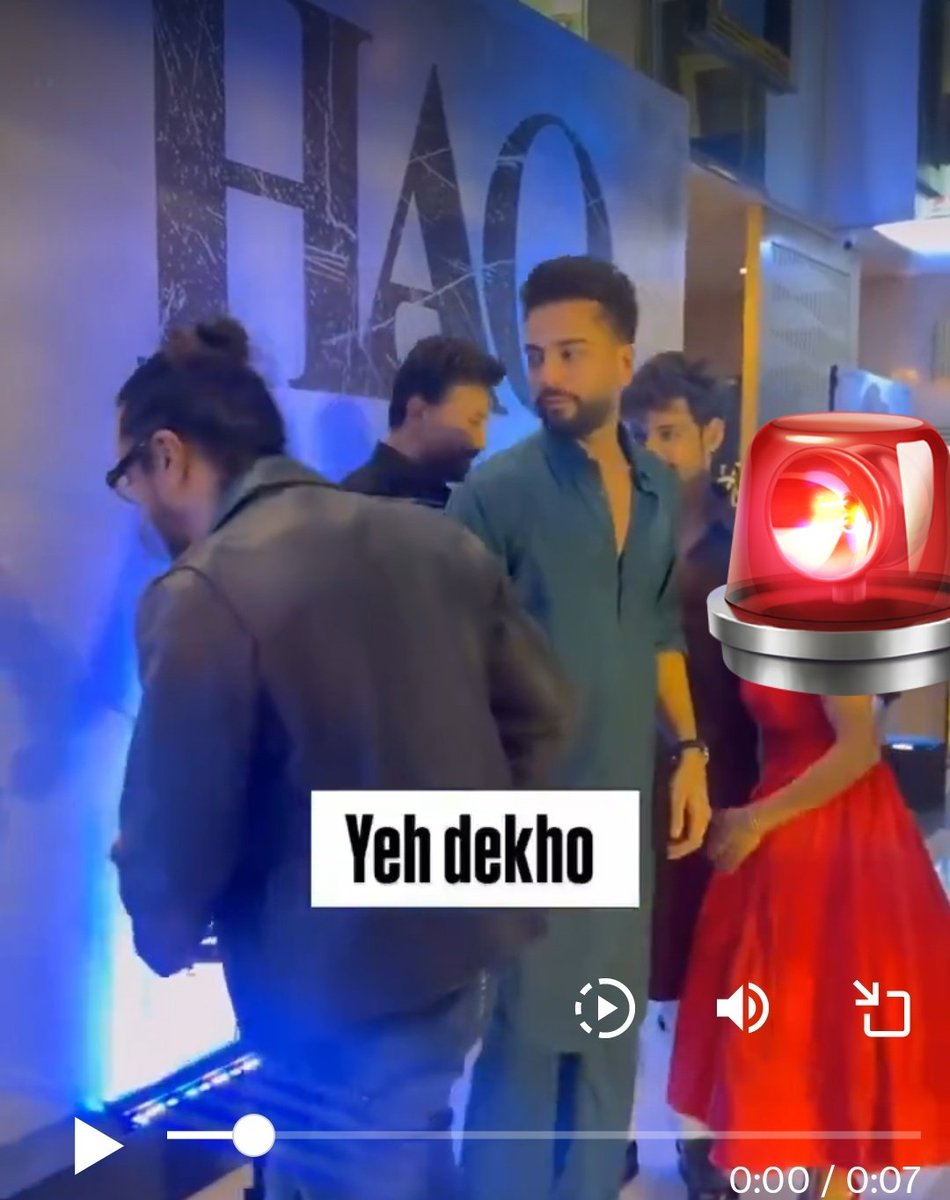 janhvi059's tweet photo. #ElvishYadav #SamarthJurel #vicky se dur 
#Manisharani kiu nahi ja rahi apni self respect lekar. 
Chipak hai gyi.
Aab to media cover photo k liye bhi nahi bula rahe hai.😂 
Aab BEBIKA JI hi #ElvishArmy k liye #Elvish ko bacha sakti hai 🤣 https://t.co/s36ksoIHmX