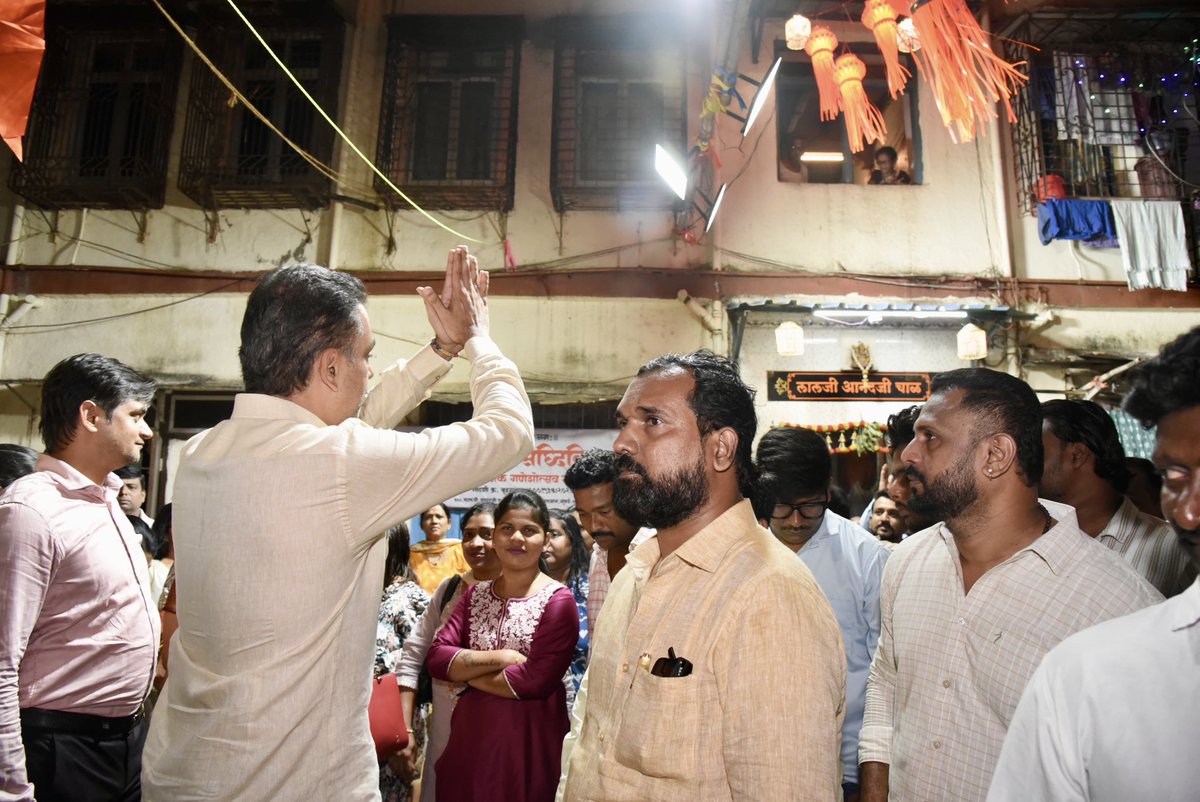 milinddeora's tweet photo. आज शिवडीतील आधार बिल्डिंग आणि लालबाग येथील आनंदजी लड्डा बिल्डिंग येथे शौचालय, वॉटर सप्लाय, शेड आणि पायवाट कामांचे उद्घाटन केले.

जनतेच्या सोयीसाठी उचललेले हे छोटे पाऊल भविष्यात मोठा बदल घडवेल, अशी मला खात्री आहे. स्थानिक नागरिकांच्या सहकार्याबद्दल मनःपूर्वक आभार.
@mieknathshinde https://t.co/DY7QWjUtVt