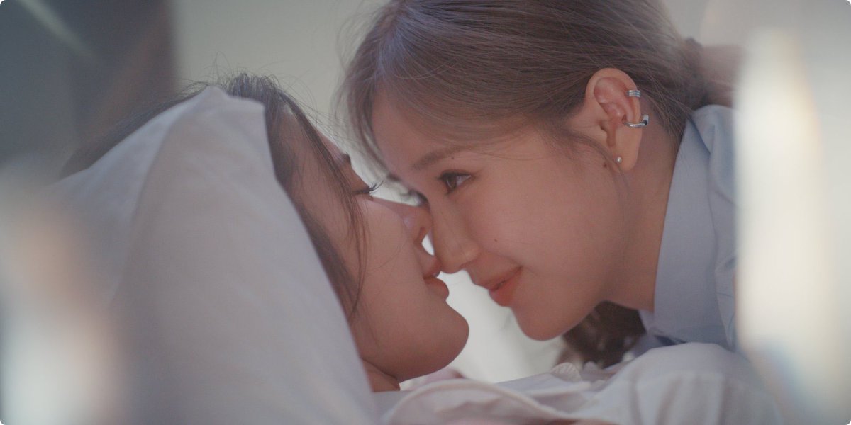 Alien_xc's tweet photo. I finally understand why old Thai sapphic dramas always felt incomplete.
They had beauty, passion, and drama — but not depth.
Love Design changed everything.
Now we see what real performance and craftsmanship can do.
A new chapter begins for Thai sapphic shows.

#LoveDesignEP6 https://t.co/tKzv2D9L77