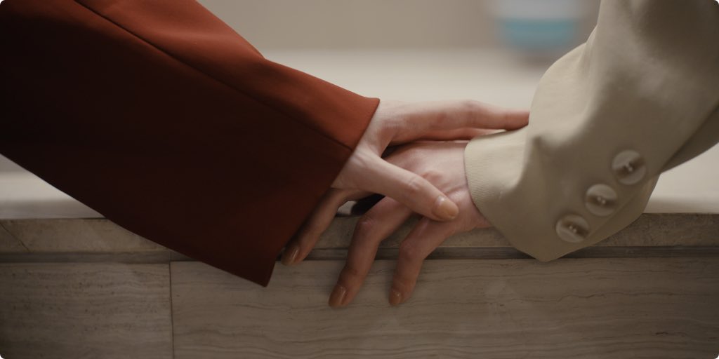 Alien_xc's tweet photo. I finally understand why old Thai sapphic dramas always felt incomplete.
They had beauty, passion, and drama — but not depth.
Love Design changed everything.
Now we see what real performance and craftsmanship can do.
A new chapter begins for Thai sapphic shows.

#LoveDesignEP6 https://t.co/tKzv2D9L77
