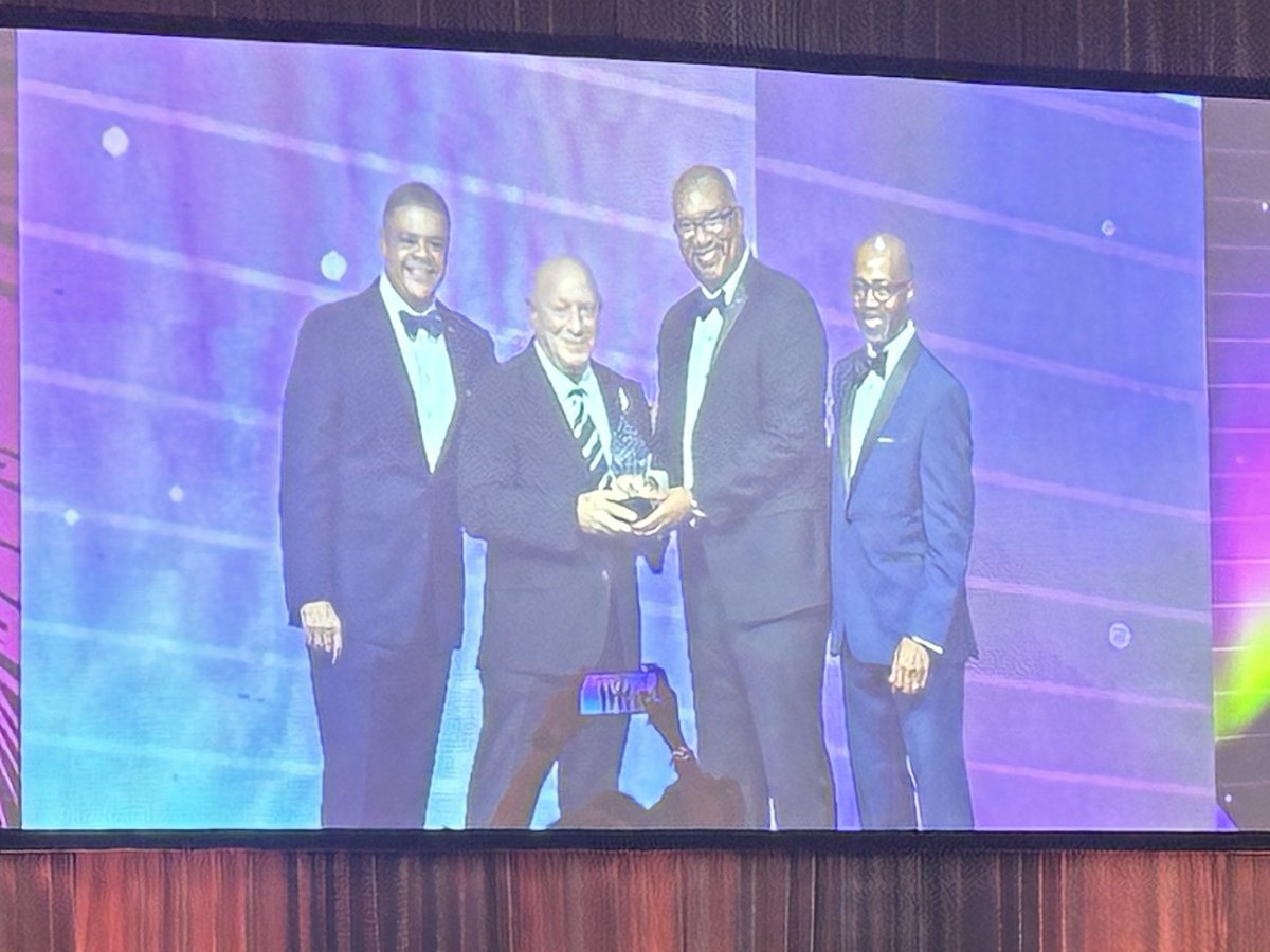 SCMSDC's tweet image. ✨ What an inspiring evening at the 2025 NMSDC Awards Ceremony! ✨ Congrats to all the nominees &amp;amp; winners driving impact in business and economic inclusion! 

Our VP Marlene Nantell met Don Cravins, NMSDC’s new President &amp;amp; CEO we’re excited for the great work ahead! 🌟

#SCMSDC