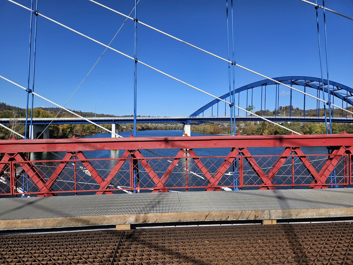 SHAK1150's tweet photo. Walking across the bridge today, the blues hit hard.  I hope the picture is as good as real life.   Beautiful November day. https://t.co/RdSR0bTpqK