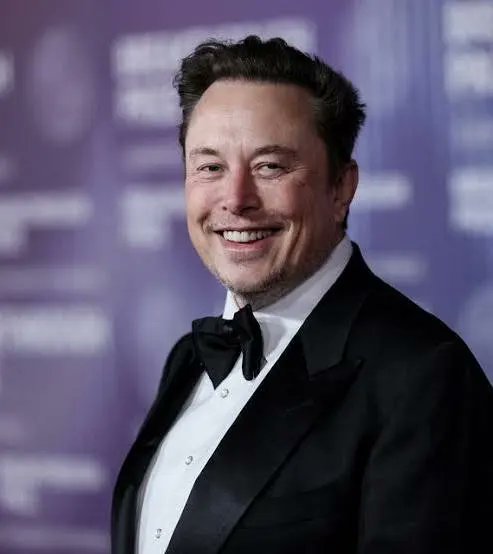 AzherRafsan's tweet photo. Smiling billionaire hiding his sorrow😔 https://t.co/6jlDHT0CW7
