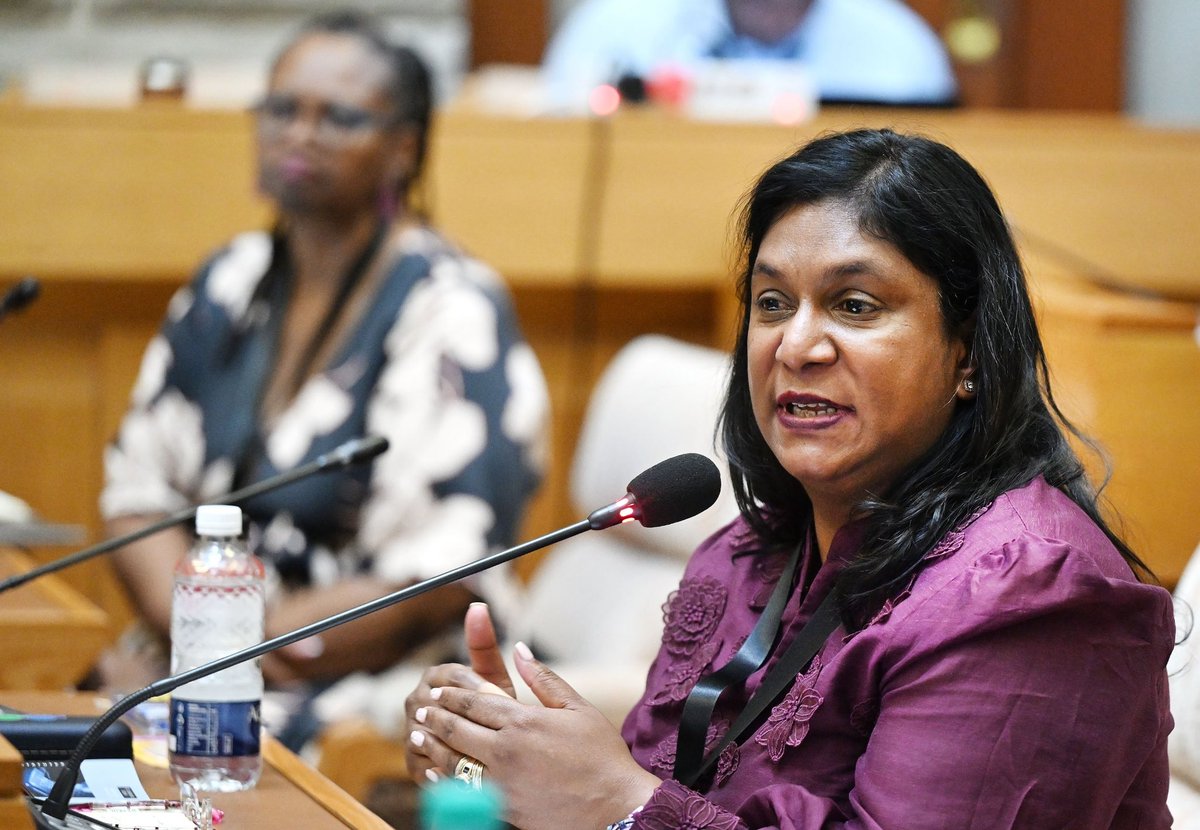 MediaZaban865's tweet image. I genuinely suspect that Malema sometimes deliberately says things in that AdHoc Committee just to provoke us. Because honestly, what on earth makes him believe that this woman is “quality leadership” — let alone a Winnie Madikizela-Mandela multiplied? Be serious.

Malema is…